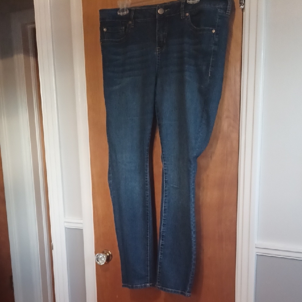 Torrid Skinny Jeans Size 16R. L.30.5". Rise 10".  EUC - Picture 2 of 9